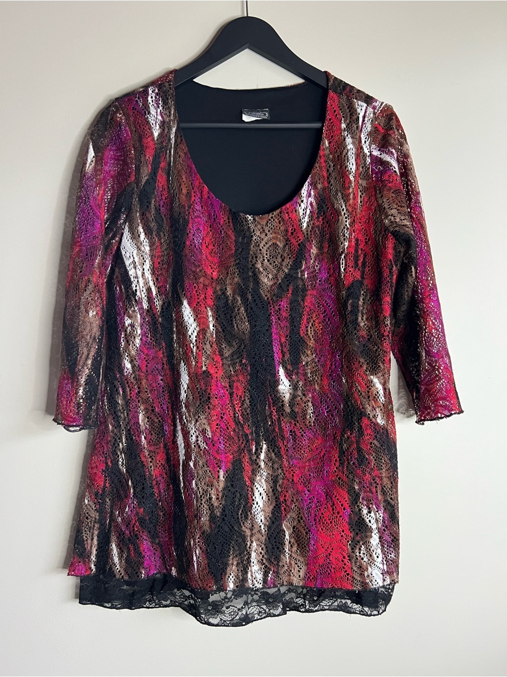 Clientele Lace Overlay Top Red Black Abstract Print 3/4 Sleeve Flowy Blouse